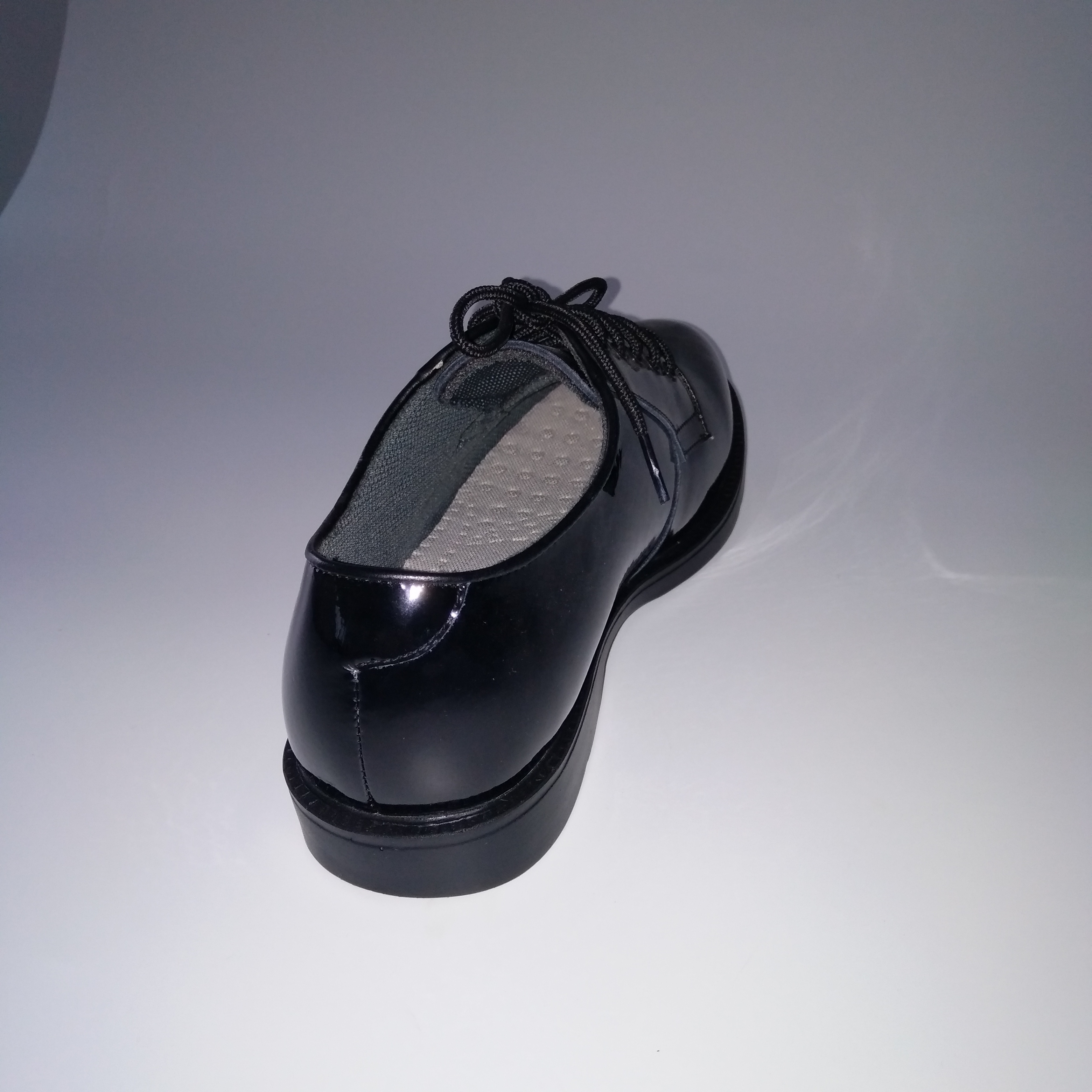 Chaussures de bureau en cuir véritable noires Chaussures en cuir de cérémonie nationales Chaussures d'affaires brillantes